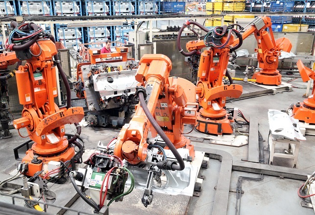 Las exportaciones de equipos y componentes de automoción subieron un 4,7% en el cuatrimestre