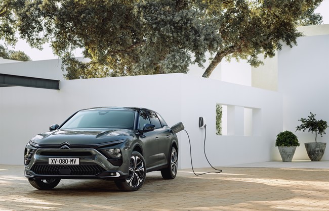 El Citroën C5 X Plug-in Hybrid incorpora en primicia la suspensión activa Citroën Advanced Comfort
