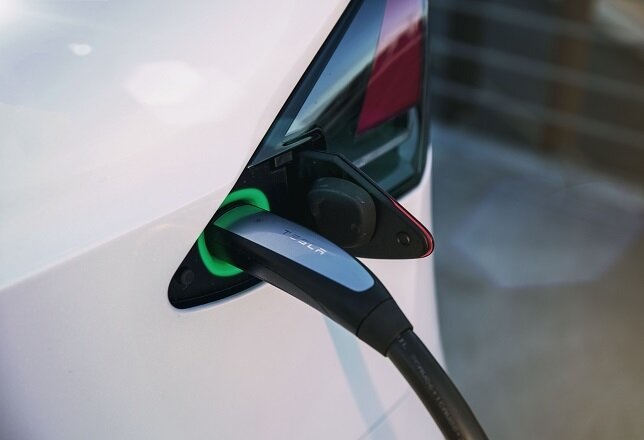 Estados Unidos subvencionará con 7.400 euros la compra de coche eléctricos, pero solo 'made in USA'