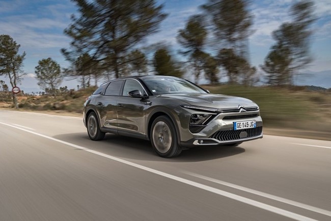 Más de la mitad de los pedidos del nuevo Citroën C5 X corresponde a la versión híbrida enchufable