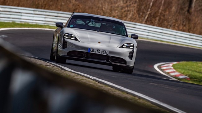 Porsche Taycan y Lamborghini Urus registran tiempos récords en Nürburgring y Pikes Peak