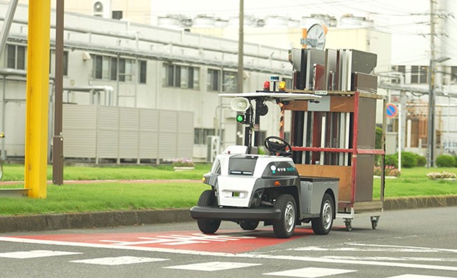 Yamaha inicia una prueba piloto de su vehículo de transporte autónomo en una fábrica de Panasonic
