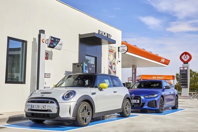 Grupo BMW y Galp establecerán en España una red de recarga ultrarrápida con más de 100 puntos