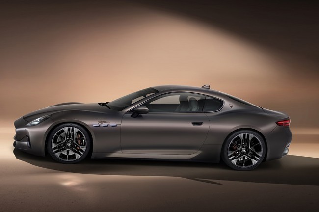 Maserati lanza el GranTurismo Folgore, el primer modelo eléctrico de la marca, con más de 700 caballos