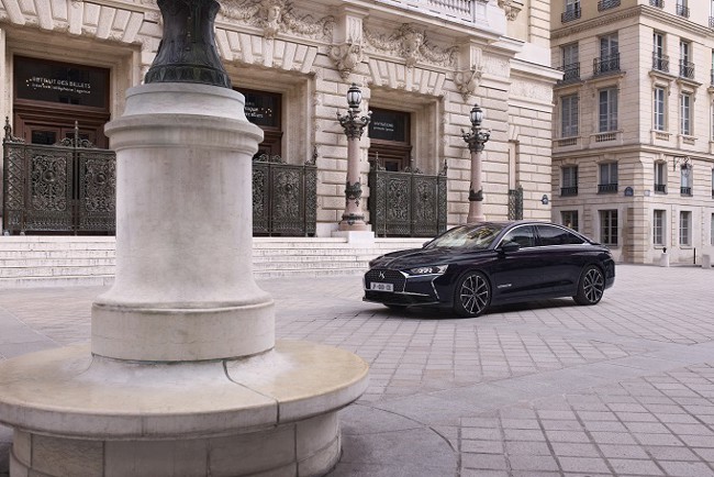 DS Automobiles lanza la nueva edición limitada Opéra Première del DS 9