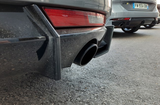 Los coches nuevos vendidos emiten de media 77 gr/CO2, un 44% menos que el parque automovilístico español