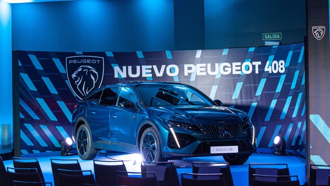 El Peugeot 408 llega al mercado con dos motorizaciones híbridas enchufables y sin versión diésel
