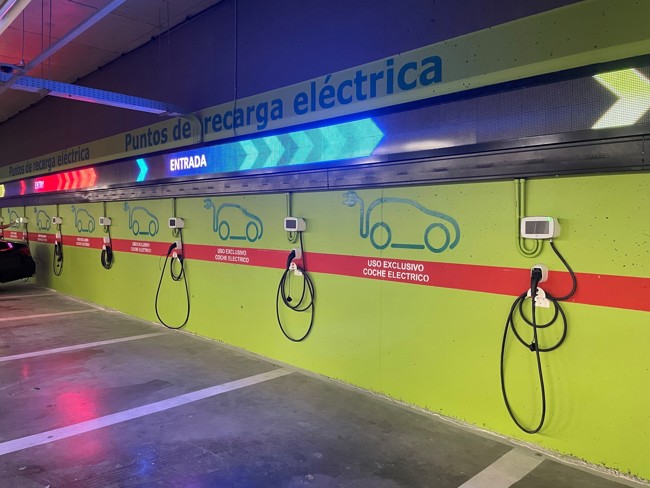 Wallbox instala 58 cargadores eléctricos en la sede corporativa del Banco Santander de Madrid
