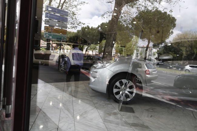 La cuota de mercado de los coches eléctricos llegará al 22% en España en 2023, según BBVA Research
