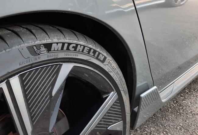 Michelin mejora un 20,5% sus ingresos hasta septiembre por el incremento de los precios