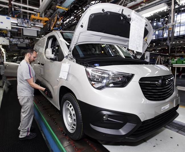 Stellantis Vigo vuelve a suspender toda su actividad hasta el próximo miércoles por falta de piezas