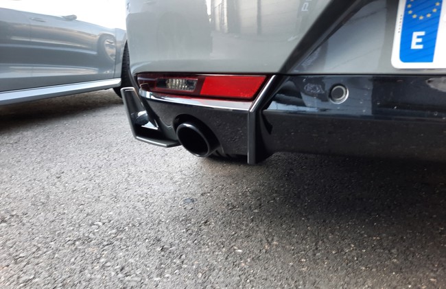 La UE cierra el acuerdo que prohibirá la venta de coches de combustión e híbridos desde 2035