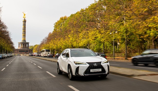Lexus presenta el nuevo UX 2023, cuya versión totalmente eléctrica alcanza una autonomía de 450 km