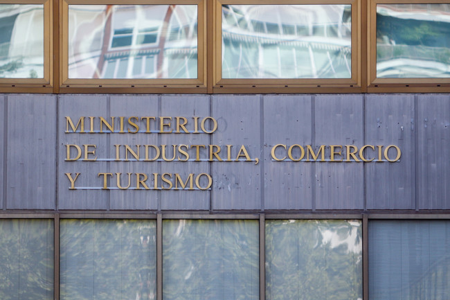 El Gobierno amplía hasta el 25 de noviembre el plazo de presentación de avales para el Perte VEC