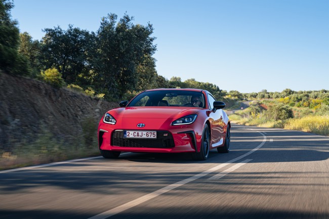 Toyota pone a la venta en España el deportivo GR86, el tercero de la gama GR