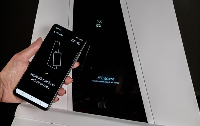 El Grupo Antolin, premiado en el CES de Las Vegas de 2023 por su sistema de acceso al vehículo