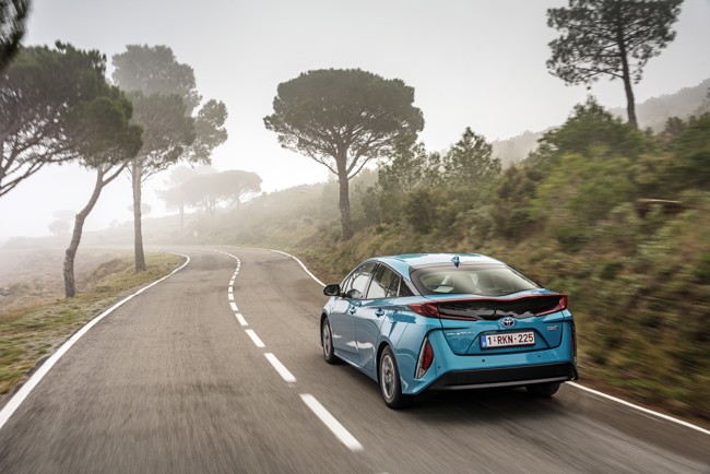 Toyota aumenta un 5,25% sus ingresos en España en su último año fiscal, hasta 1.636 millones de euros