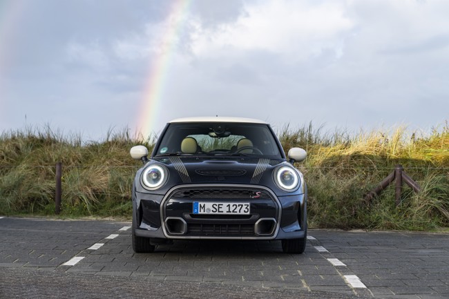 Mini introduce el nuevo diseño 'Enigmatic Black' para el Cooper S Resolute edition