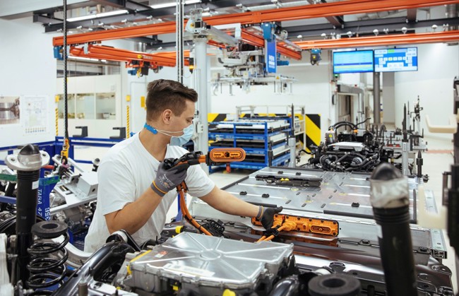 El grupo ecologista europeo T&E, optimista con la nueva ley de baterías para vehículos eléctricos