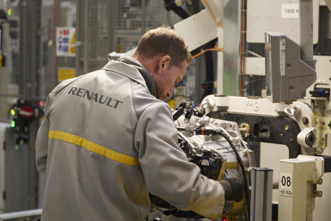 Los sindicatos señalan la retirada del ERTE de la planta sevillana de Renault el 1 de enero