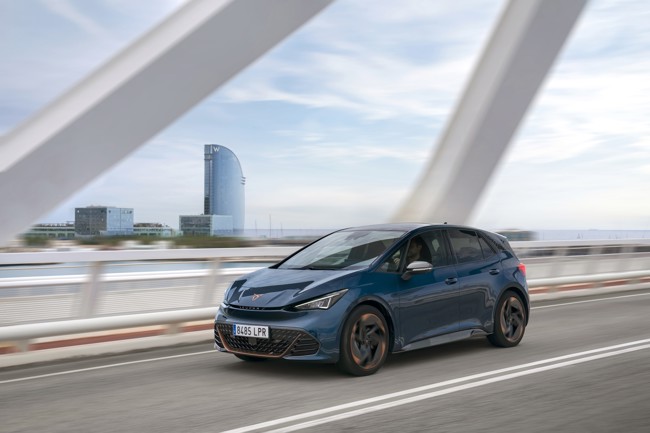 Seat recorta un 40% sus ventas mundiales en 2022, mientras que Cupra las duplica