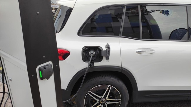 Renault y CEA crean un cargador de "muy alto rendimiento" que reduce un 30% las pérdidas