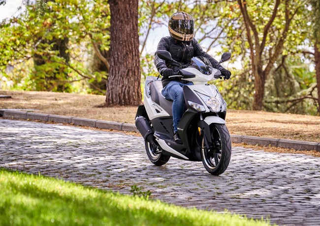 Las ventas de motos en el 'top 5' europeo superan las 950.000 unidades en 2022, un 0,1% más