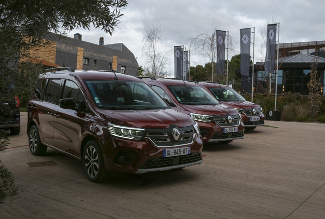Renault abre los pedidos en España del nuevo Kangoo E-Tech 100% eléctrico, que parte de los 39.204 euros