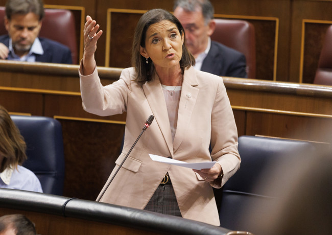 Maroto reconoce que un vehículo eléctrico "es muy caro", pero cree que será accesible en 2035