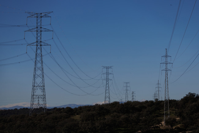 El precio de la luz bajará un 2,69% este jueves, hasta los 140,57 euros/MWh