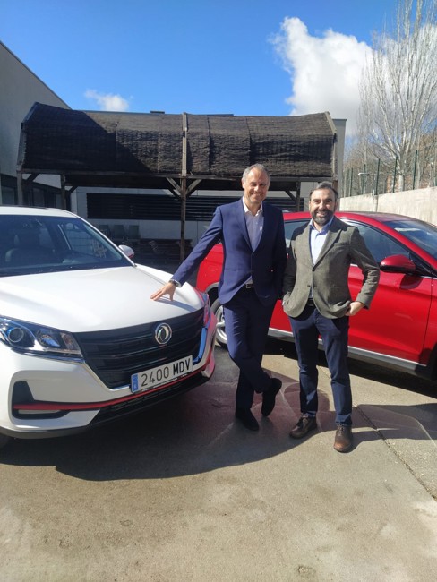 La marca de coches china DFSK ofrecerá las soluciones de financiación de FCA Bank (Stellantis)
