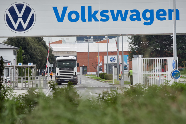 Volkswagen Navarra cerrará tres días la próxima semana y el comité pide compensación a la plantilla