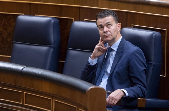 Bruselas "corrobora" la apuesta de España por la sostenibilidad con su ayuda para baterías, según Gómez