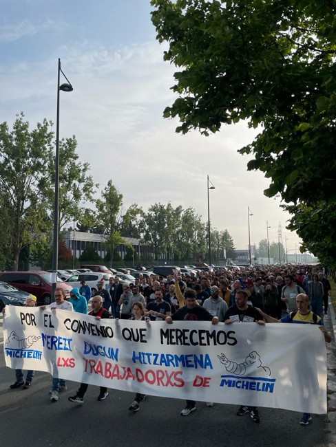 Sindicatos cifran en un 93% el seguimiento de la primera jornada de huelga en Michelin Vitoria