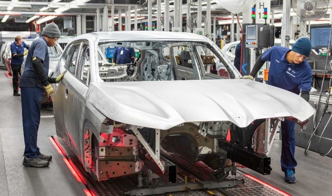 El automóvil mejora un 7,3% el superávit comercial en el cuatrimestre, hasta 2.292 millones de euros
