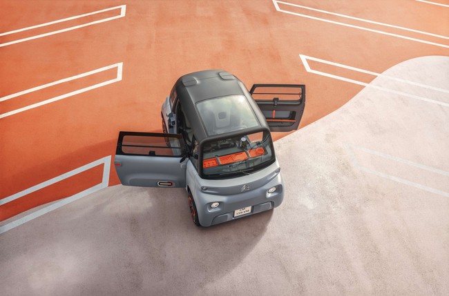 El RACE considera que los coches eléctricos sin carnet parten con ventaja en la nueva movilidad urbana