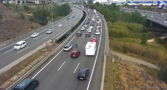 DGT quiere eximir de colocar los triángulos en autopistas y autovías este verano para evitar atropellos