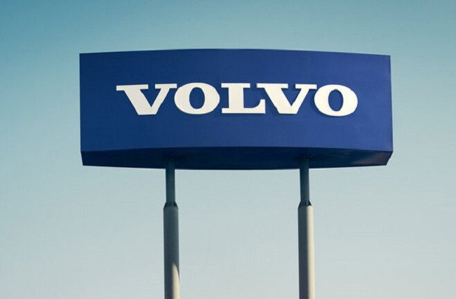 Volvo firma un acuerdo con Tesla para poder usar su red de cargadores rápidos en EEUU, Canadá y México