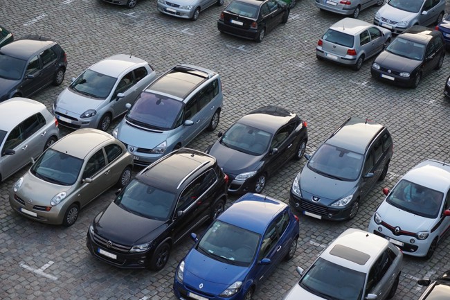 El renting en automoción genera 159.539 operaciones hasta junio, un 27,6% más, según AELR