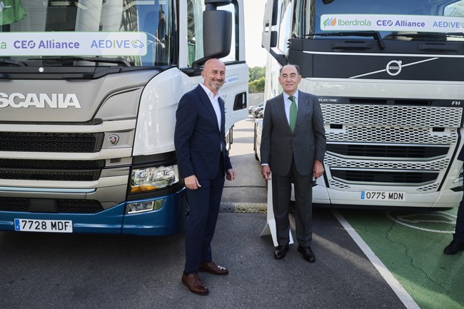 Iberdrola y Aedive firman un acuerdo para acelerar la descarbonización del transporte pesado