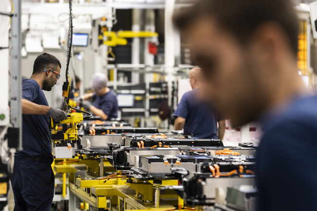 Industria ensalza la planta de Stellantis en Zaragoza ante la idea de Francia de hacer el Peugeot e-208