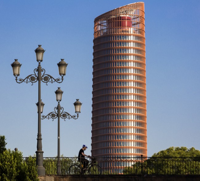 Endesa instala una veintena de puntos de recarga para vehículos eléctricos en Sevilla
