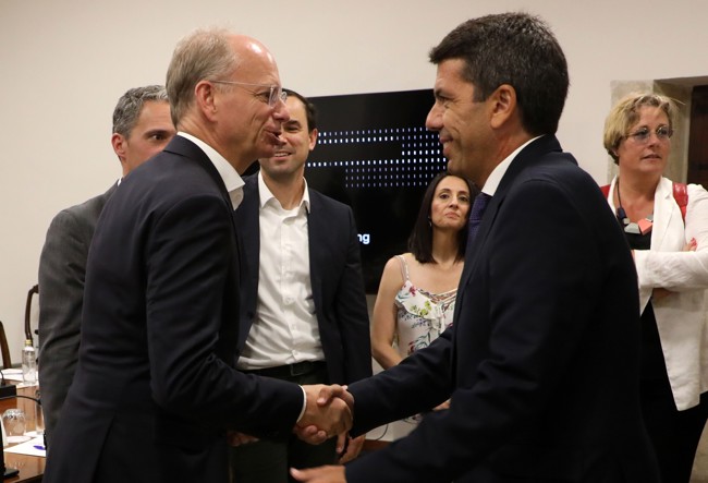 El nuevo Gobierno valenciano garantiza a PowerCo "estabilidad" para la gigafactoría en Sagunto