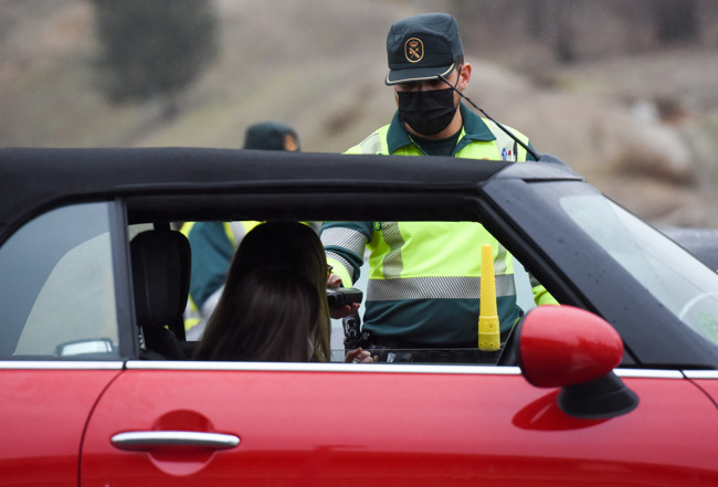 La DGT lanza una campaña de vigilancia de alcohol y drogas en la conducción hasta el 20 de agosto