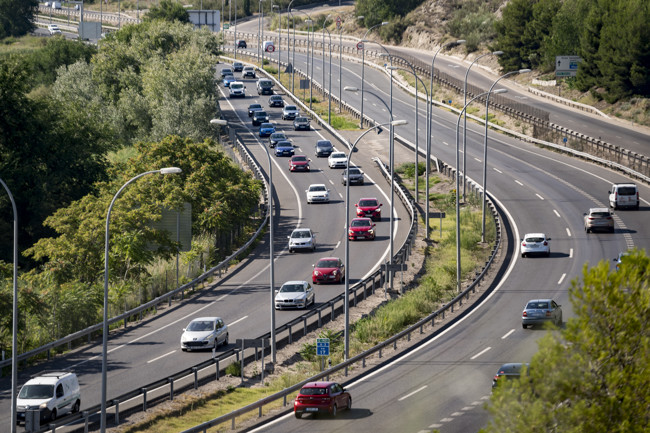 Neumáticos, aceite y frenos, entre los elementos a revisar en el coche de cara a la vuelta del verano