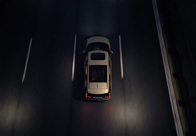 Volvo presentará el próximo 12 de noviembre su primer monovolumen 100% eléctrico, el EM90