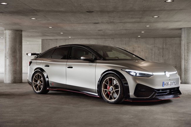 Volkswagen presenta el prototipo de su berlina deportiva 100% eléctrica, el ID.X Performance