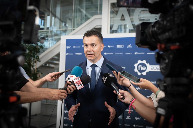 El ministro de Industria, convencido de que los fondos del Perte VEC II se agotarán