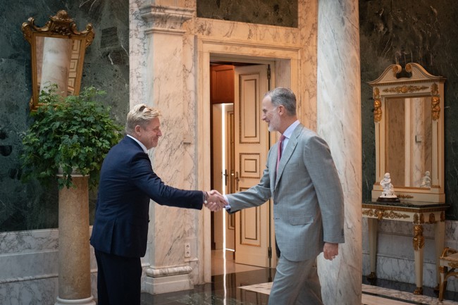 Felipe VI recibe en audiencia al Comité Ejecutivo de Seat encabezado por Wayne Griffiths