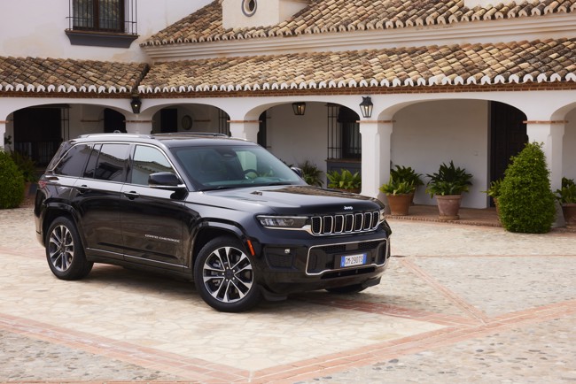 Jeep lanza el nuevo Grand Cherokee, con motor híbrido enchufable 4xe desde 83.250 euros